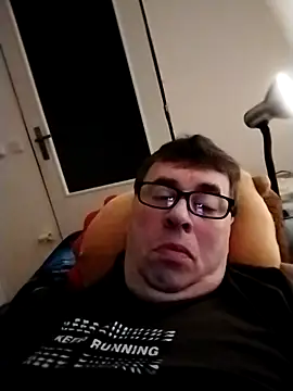 Snapshot of Lisak951 chatting on 12-16-24, 06:21 Lisak951 online show from 12-16-24, 06:21