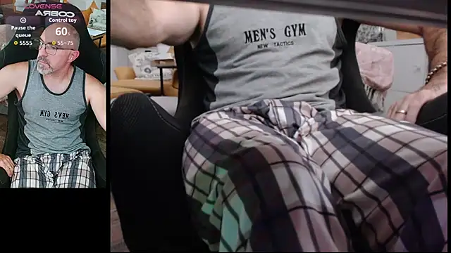 Snapshot of Crosss-23cm chatting on 09-25-25, 03:16 Crosss-23cm online show from 09-25-25, 03:16