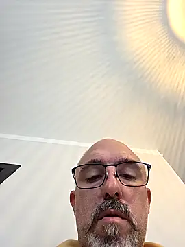 Snapshot of Crosss-23cm chatting on 10-04-25, 08:01 Crosss-23cm online show from 10-04-25, 08:01