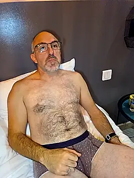 Snapshot of Crosss-23cm chatting on 10-08-25, 05:21 Crosss-23cm online show from 10-08-25, 05:21