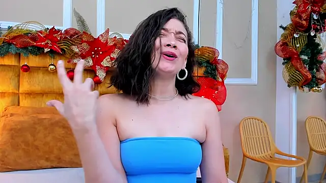 Snapshot of adarussell chatting on 01-04-25, 01:10 adarussell online show from 01-04-25, 01:10