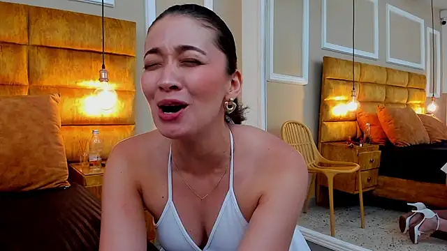 Snapshot of adarussell chatting on 01-24-25, 04:06 adarussell online show from 01-24-25, 04:06