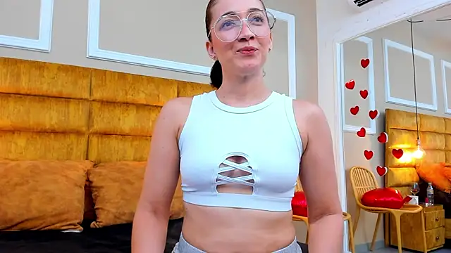 Snapshot of adarussell chatting on 02-24-25, 04:15 adarussell online show from 02-24-25, 04:15