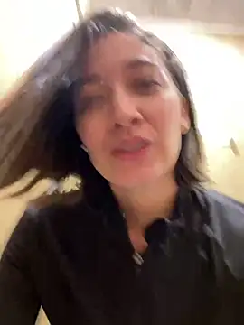 Snapshot of adarussell chatting on 10-01-25, 04:57 adarussell online show from 10-01-25, 04:57