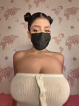 Snapshot of shanelle0 chatting on 10-25-25, 02:30 shanelle0 online show from 10-25-25, 02:30