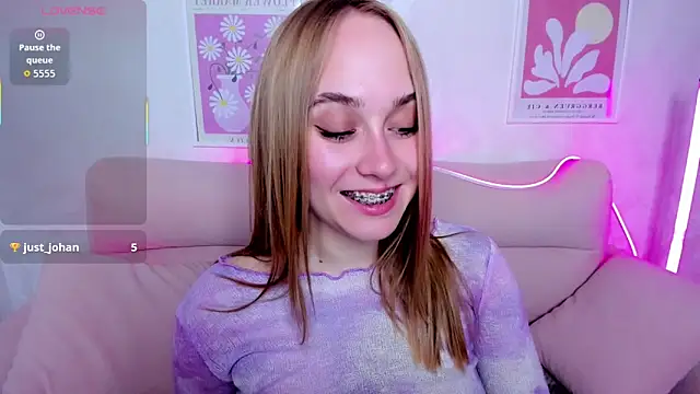LianaBright online show from 05-21-26, 01:45