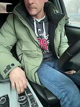 Snapshot of AlexGWoW chatting on 01-10-25, 11:54 AlexGWoW online show from 01-10-25, 11:54