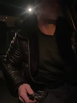 Snapshot of AlexGWoW chatting on 01-17-25, 03:11 AlexGWoW online show from 01-17-25, 03:11