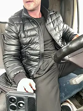 Snapshot of AlexGWoW chatting on 03-12-25, 06:29 AlexGWoW online show from 03-12-25, 06:29