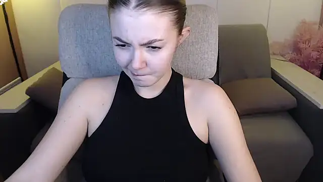 Snapshot of Ritaneer chatting on 03-12-25, 12:04 Ritaneer online show from 03-12-25, 12:04