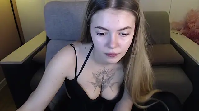 Snapshot of Ritaneer chatting on 03-18-25, 12:14 Ritaneer online show from 03-18-25, 12:14