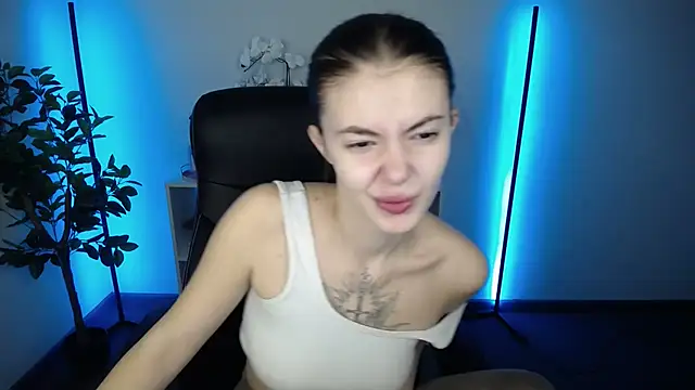 Snapshot of Ritaneer chatting on 11-29-25, 09:01 Ritaneer online show from 11-29-25, 09:01