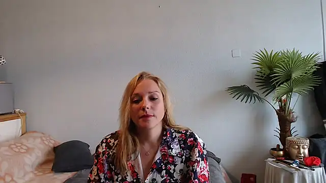 Doucelouve9 online show from 02-21-25, 09:24