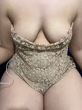 Snapshot of Rouh_ chatting on 12-29-24, 11:18 Rouh online show from 12-29-24, 11:18