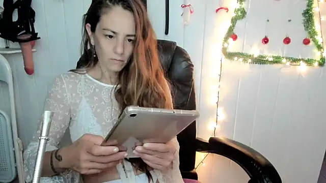 jessiburningheels online show from 12-14-25, 09:14