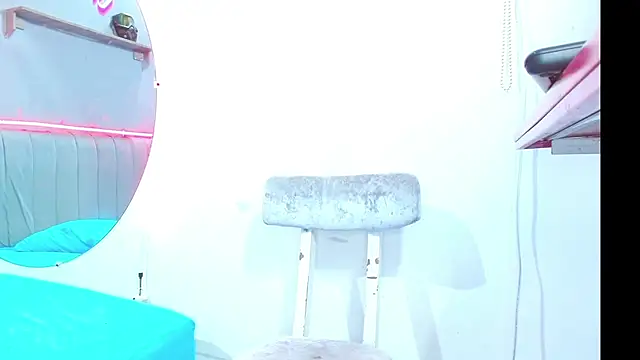 minimi naty online show from 12-15-24, 10:26