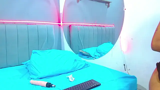 minimi naty online show from 12-19-24, 10:21