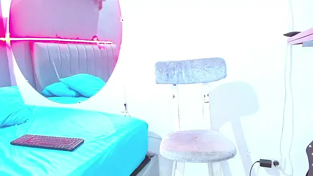 minimi naty online show from 01-23-25, 10:44