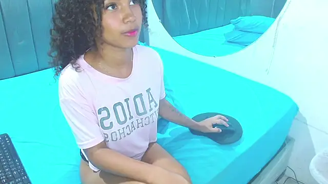 minimi naty online show from 01-31-25, 10:10