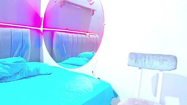 minimi naty online show from 02-10-25, 10:30