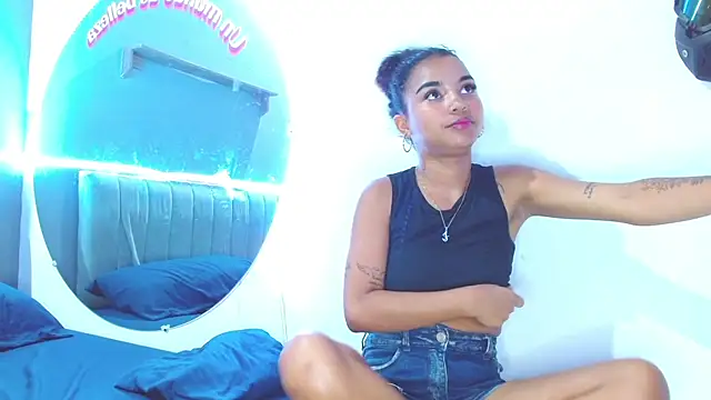 minimi naty online show from 02-25-25, 08:30