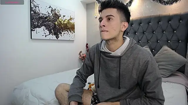 Snapshot of MrWilliseo chatting on 12-14-24, 08:08 MrWilliseo online show from 12-14-24, 08:08