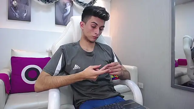 Snapshot of MrWilliseo chatting on 12-17-24, 11:27 MrWilliseo online show from 12-17-24, 11:27