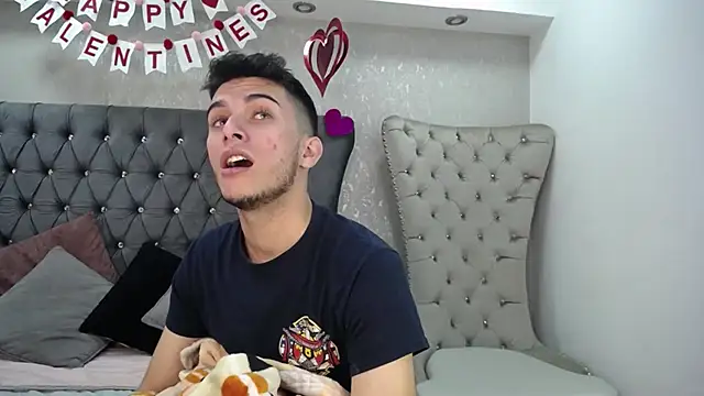 Snapshot of MrWilliseo chatting on 02-09-25, 08:13 MrWilliseo online show from 02-09-25, 08:13