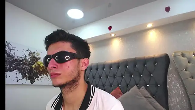 Snapshot of MrWilliseo chatting on 03-21-25, 07:13 MrWilliseo online show from 03-21-25, 07:13