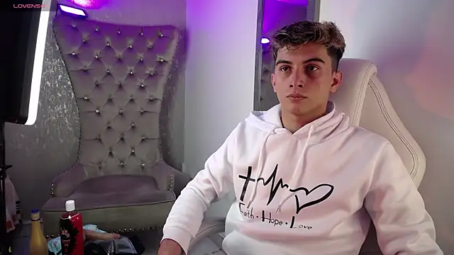 Snapshot of MrWilliseo chatting on 09-12-25, 07:58 MrWilliseo online show from 09-12-25, 07:58