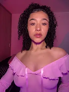 Crystal Dluna online show from 11-28-25, 03:58