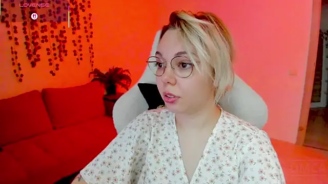 whoa-hoa-hoa-hoa-hoa online show from 11-04-25, 02:38