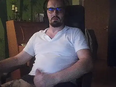 Snapshot of windfuckerrrrr chatting on 09-21-25, 12:23 windfuckerrrrr online show from 09-21-25, 12:23