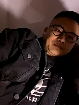 lixiaoshuai8 online show from 12-15-25, 06:39