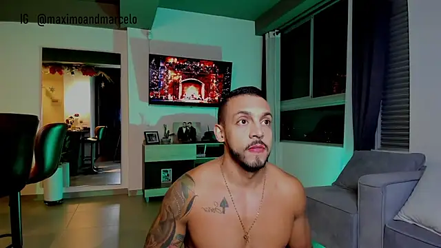 Snapshot of Maximo_Marcelo chatting on 12-31-24, 12:11 Maximo Marcelo online show from 12-31-24, 12:11