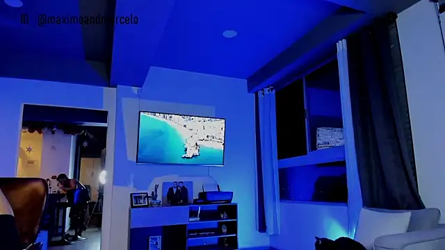 Snapshot of Maximo_Marcelo chatting on 01-08-25, 03:08 Maximo Marcelo online show from 01-08-25, 03:08