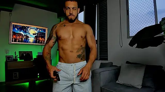 Snapshot of Maximo_Marcelo chatting on 02-06-25, 11:15 Maximo Marcelo online show from 02-06-25, 11:15