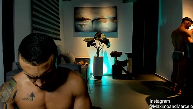 Snapshot of Maximo_Marcelo chatting on 02-21-25, 02:06 Maximo Marcelo online show from 02-21-25, 02:06