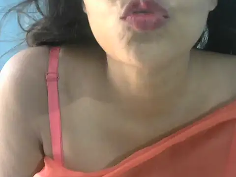 Snapshot of Nehasingh2024 chatting on 09-19-25, 06:04 Nehasingh2024 online show from 09-19-25, 06:04