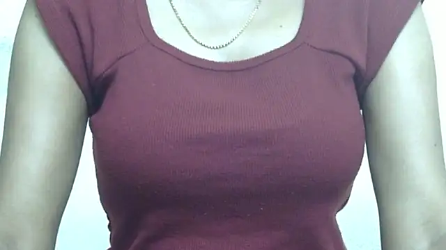  FluffyHxney  online show from 04-12-26, 06:13