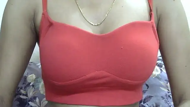 Snapshot of _FluffyHxney_ chatting on 06-13-26, 04:49 FluffyHxney online show from 06-13-26, 04:49