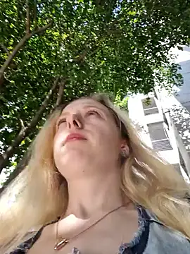 Snapshot of Public_Katrisha chatting on 10-16-25, 01:12 Public Katrisha online show from 10-16-25, 01:12
