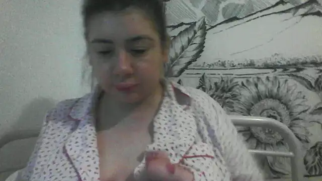 Snapshot of CamilaCherryX chatting on 10-04-25, 05:11 CamilaCherryX online show from 10-04-25, 05:11