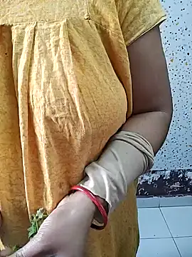 milf-kaira online show from 01-10-25, 03:07