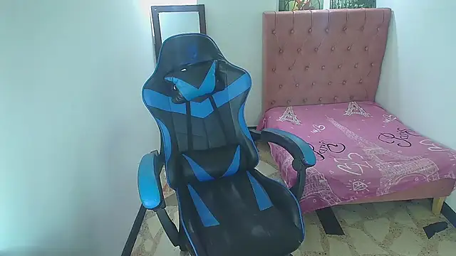 zoe connor19 online show from 03-21-25, 02:39