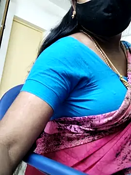 Snapshot of Tamilrojanew chatting on 04-29-26, 05:41 Tamilrojanew online show from 04-29-26, 05:41