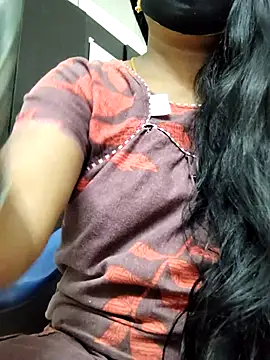 Snapshot of Tamilrojanew chatting on 05-19-26, 03:07 Tamilrojanew online show from 05-19-26, 03:07