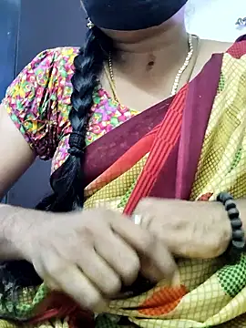Snapshot of Tamilrojanew chatting on 05-21-26, 07:48 Tamilrojanew online show from 05-21-26, 07:48