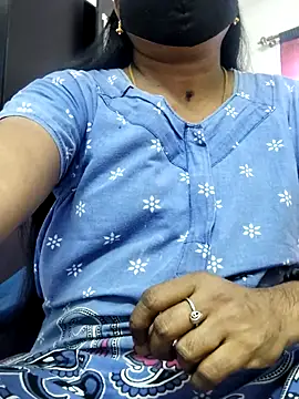 Snapshot of Tamilrojanew chatting on 05-27-26, 07:16 Tamilrojanew online show from 05-27-26, 07:16