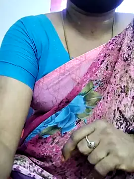 Snapshot of Tamilrojanew chatting on 06-10-26, 09:08 Tamilrojanew online show from 06-10-26, 09:08